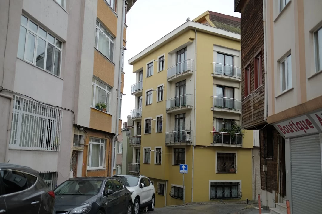 istanbul kentsel dönüşüm projeleri listesi ve modern inşaat sahası